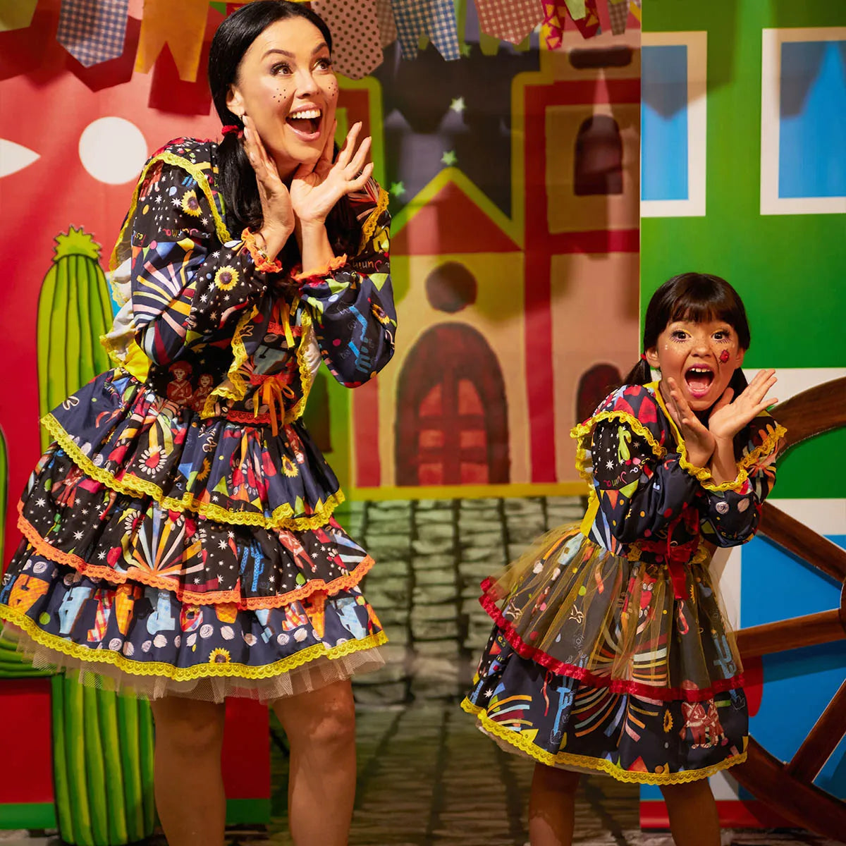 Conjunto Vestidos Festa Junina Mãe e Filha Infantil de Luxo com Manga Longa